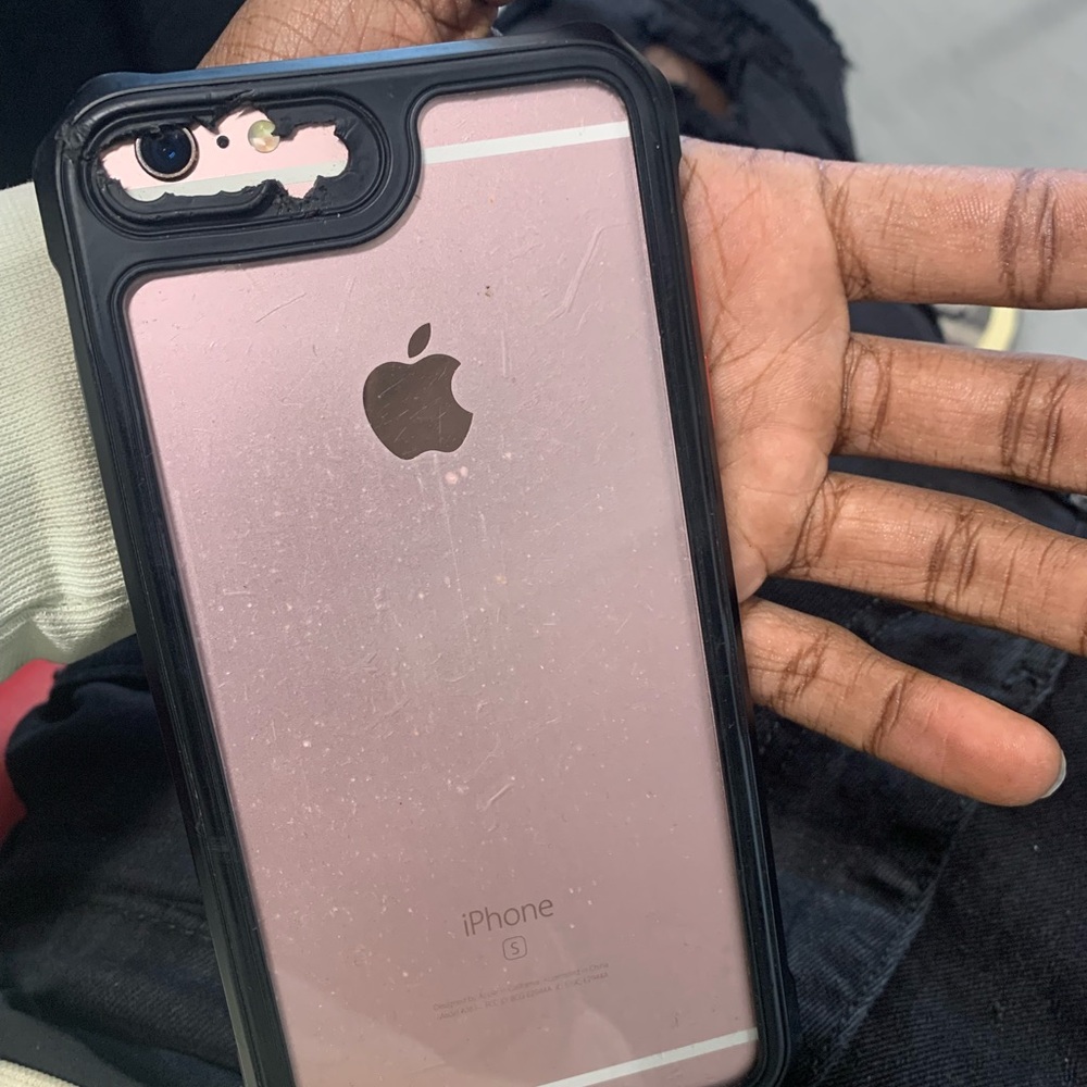Original Use Black and Pink Dual-Layer iPhone 6s it works very good it just the
